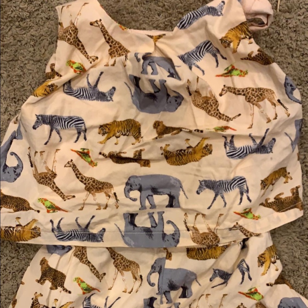 Baby gap romper ( shorts ).